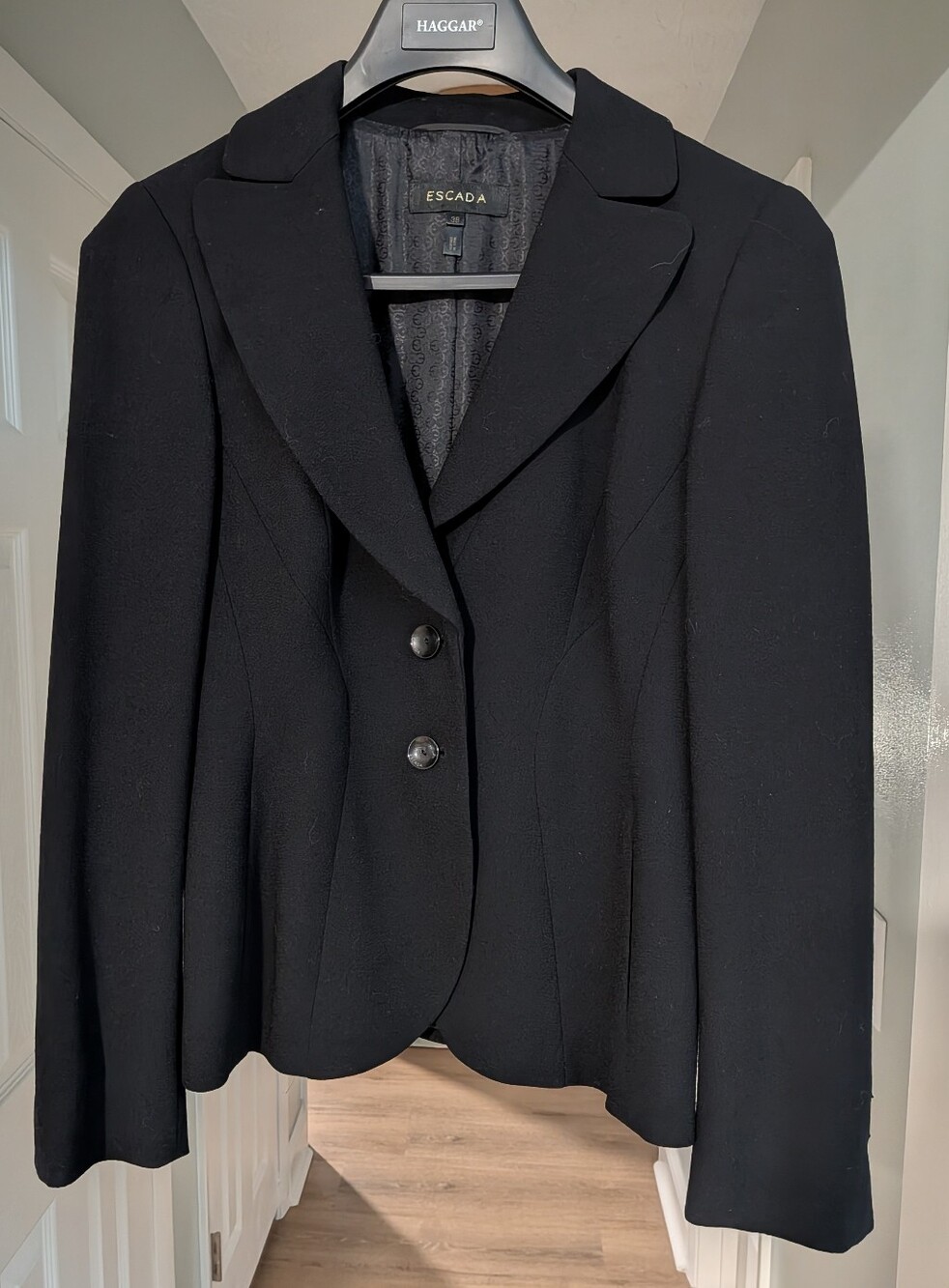 Escada Women's Black Tailored Blazer New Wool 38